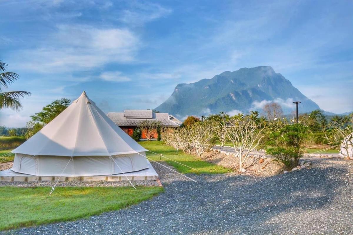 The Wes Village, Incl Free Breakfast & 100 Thb Food Gift Chiang Dao Luaran gambar